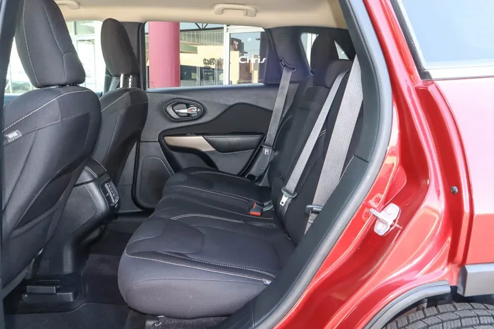 $15587 : 2017 Cherokee Latitude 4x4 image 8