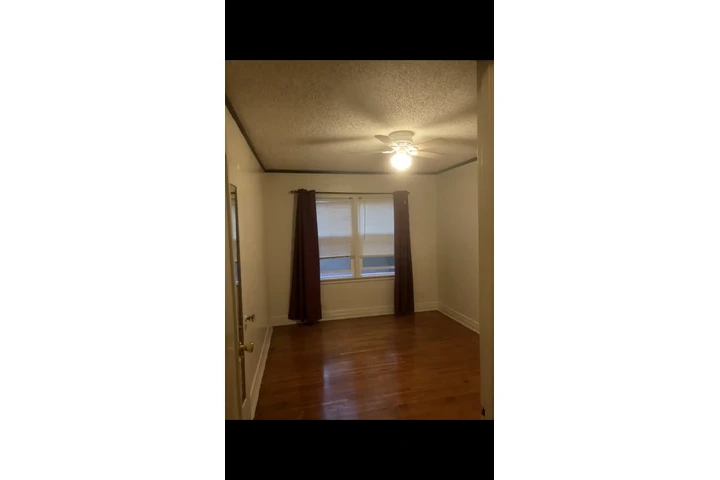 $725 : Rentó Cuarto a Mujer Bell CA image 3