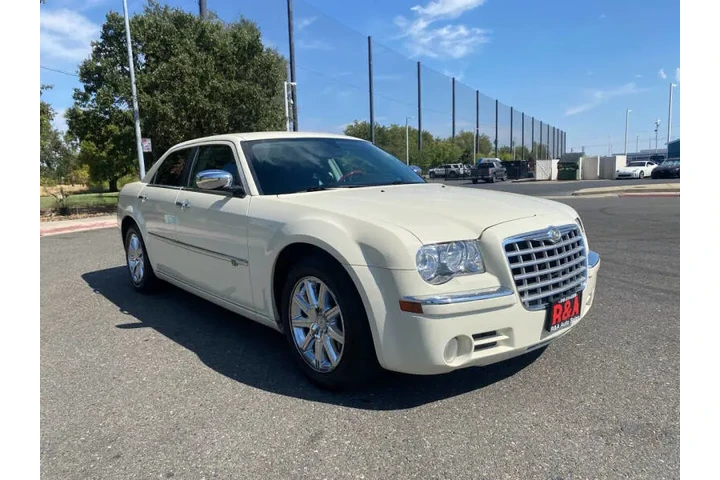 $9495 : 2010 300 C HEMI image 2