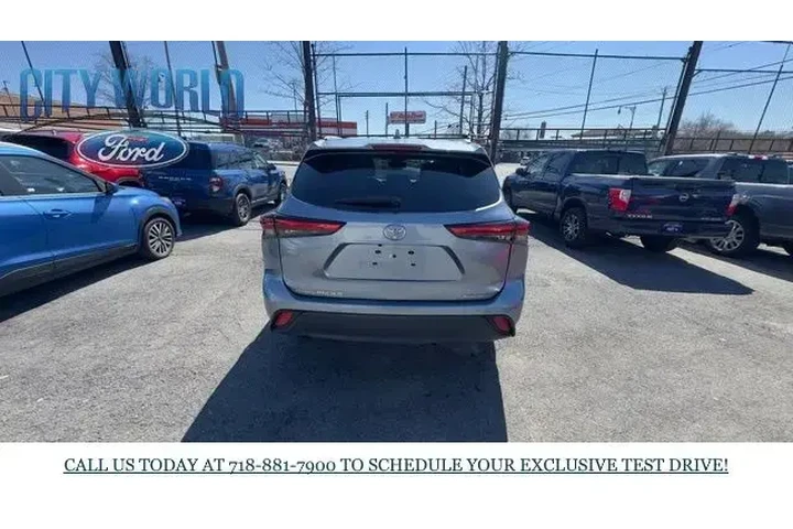 $38288 : Toyota Highlander 2023 AWD L image 3