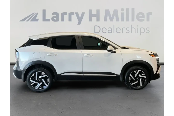 Nissan Kicks 2025 SV 4dr Cro image 6