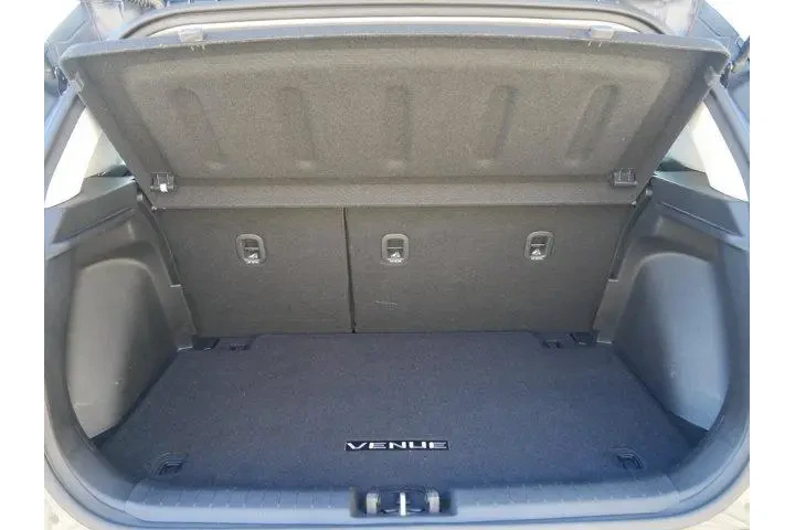 $17495 : Hyundai VENUE 2023 SEL 4dr C image 6