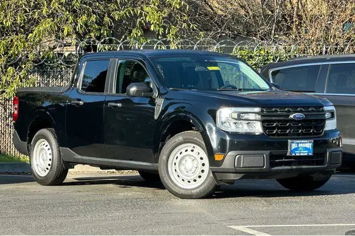 $19636 : Ford Maverick 2022 AWD XL 4d image 2