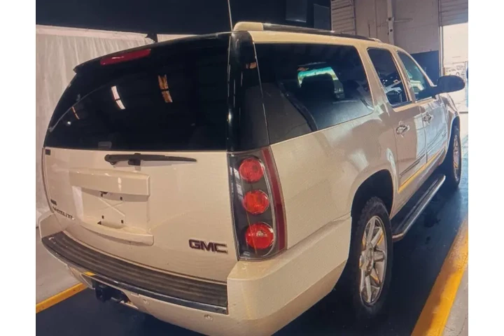 $5995 : 2011 GMC Yukon XL image 4