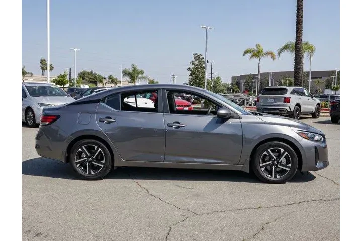 $18991 : Nissan Sentra 2025 SV 4dr Se image 3
