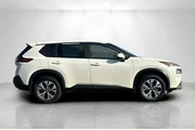 $20995 : Nissan Rogue 2023 SV 4dr Cro thumbnail