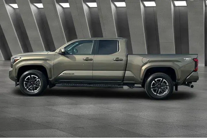 $38700 : Toyota Tacoma 2024 4x2 TRD S image 8