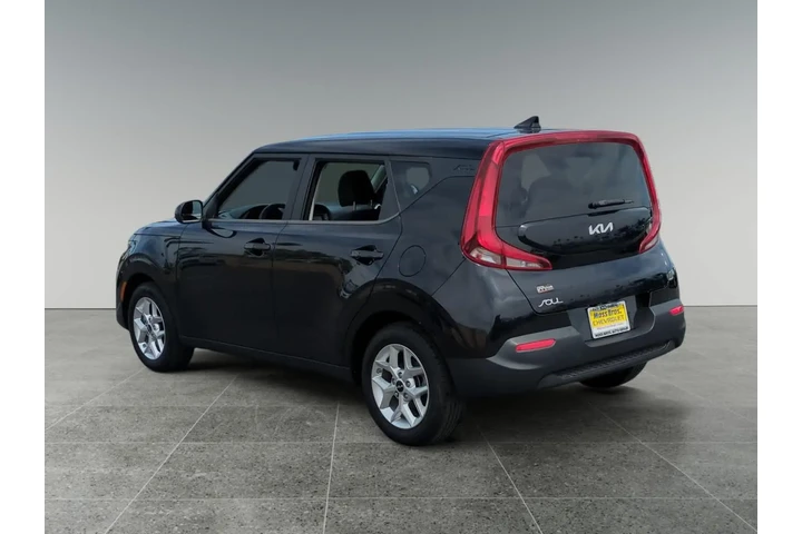 $16900 : Kia Soul 2022 S 4dr Crossove image 3