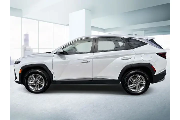 $27888 : Hyundai TUCSON 2025 AWD SE 4 image 2