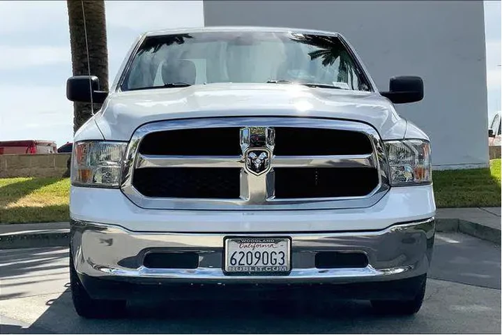 $22985 : Ram 1500 Classic 2021 4x2 Tr image 3