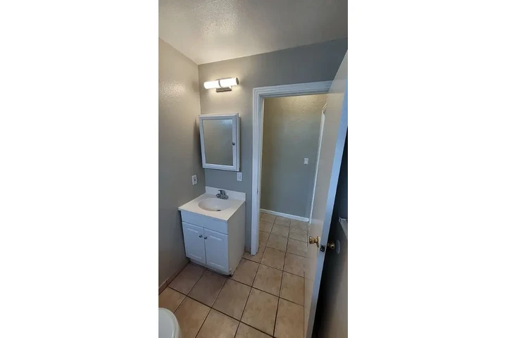 $1100 : Hermosa casa en Prime Whittier image 7
