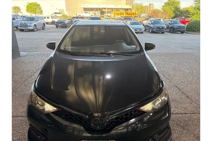 $13365 : Toyota Corolla iM 2017 4dr H image 1