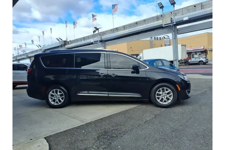 $20799 : Chrysler Pacifica 2020 Touri image 8
