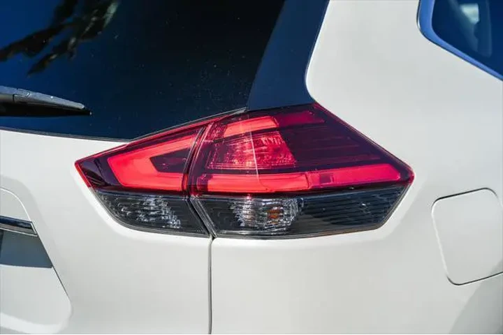 $12995 : Nissan Rogue Hybrid 2017 SL image 9