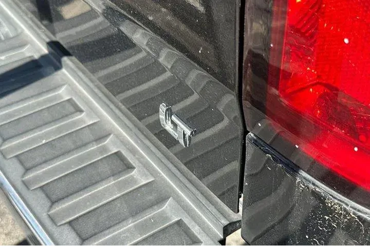 $23444 : Chevrolet Silverado 1500 201 image 6