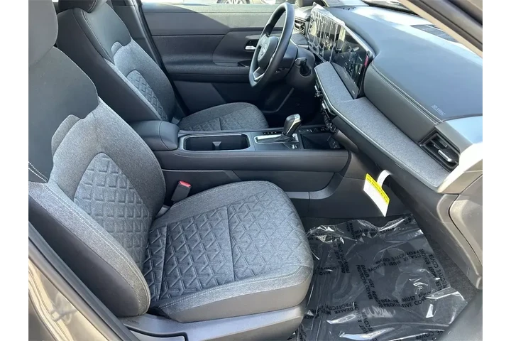 $26860 : Nissan Kicks 2026 SV 4dr Cro image 9