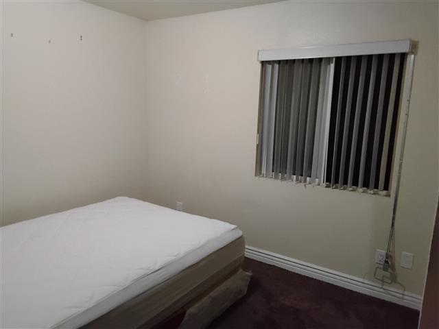 $900 : Huntington park cuarto privado image 2