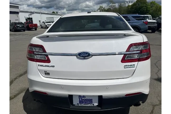 $25587 : Ford Taurus 2018 AWD SHO 4dr image 4