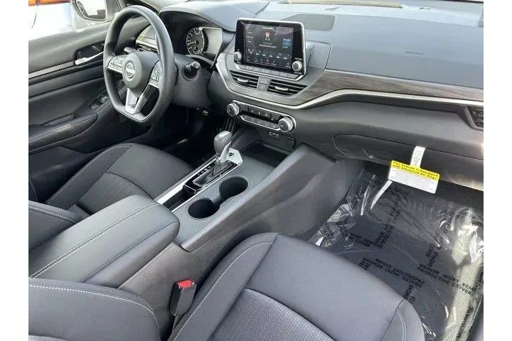 $27070 : Nissan Altima 2025 2.5 SV 4d image 8