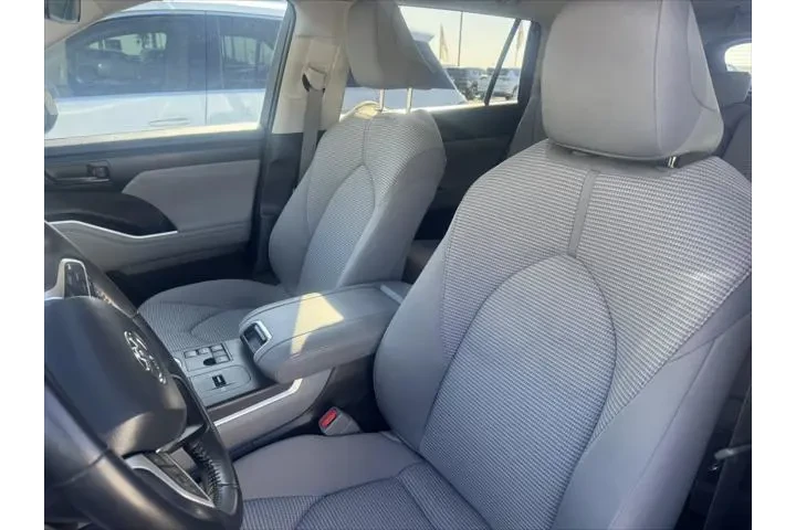 $35999 : Toyota Highlander 2023 L 4dr image 9