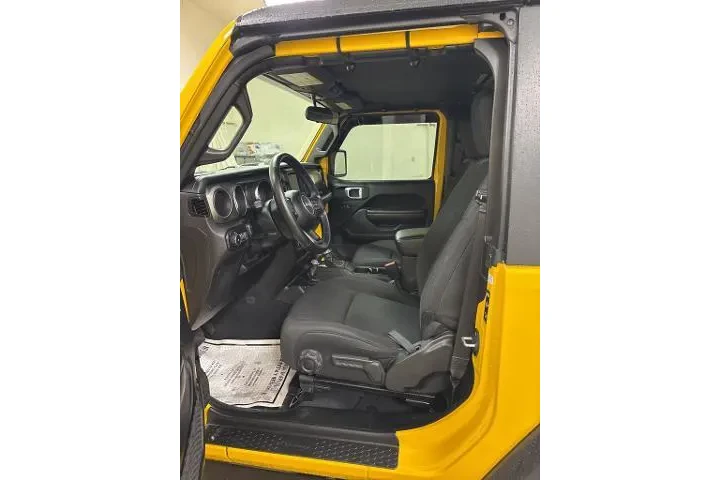 Jeep Wrangler 2021 4x4 Sport image 9