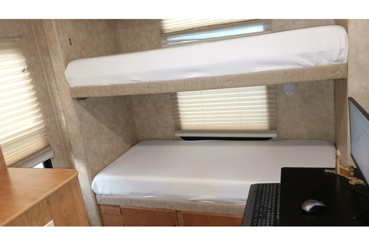 $11500 : Se vende trailer con titulo image 10