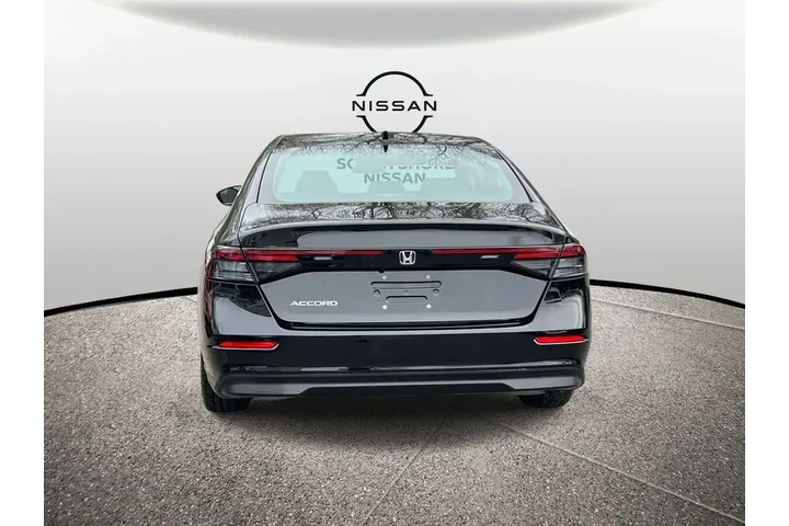 $23375 : Honda Accord 2025 LX 4dr Sed image 7