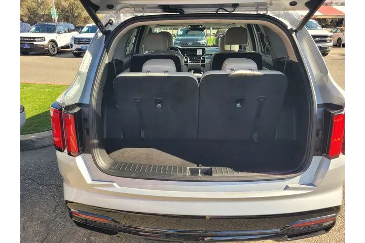 $26124 : Kia Sorento 2022 SX 4dr SUV image 8