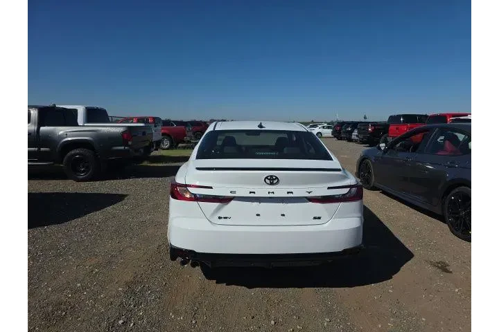 $38900 : Toyota Camry 2026 SE 4dr Sed image 5