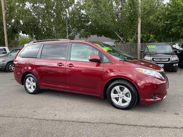 $10995 : 2014 Sienna LE 8-Passenger image 2