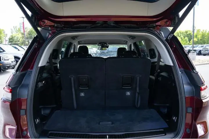$32999 : Jeep Grand Cherokee L 2023 4 image 9