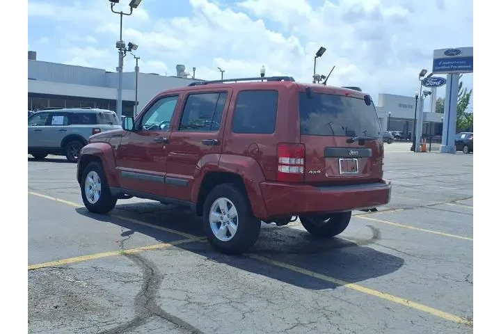 Jeep Liberty 2012 4x4 Sport image 7