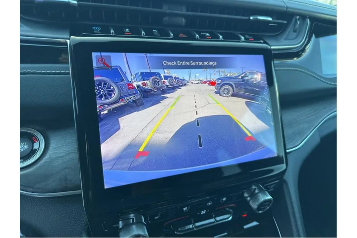 $34997 : 2023 Grand Cherokee 4xe Overl image 7