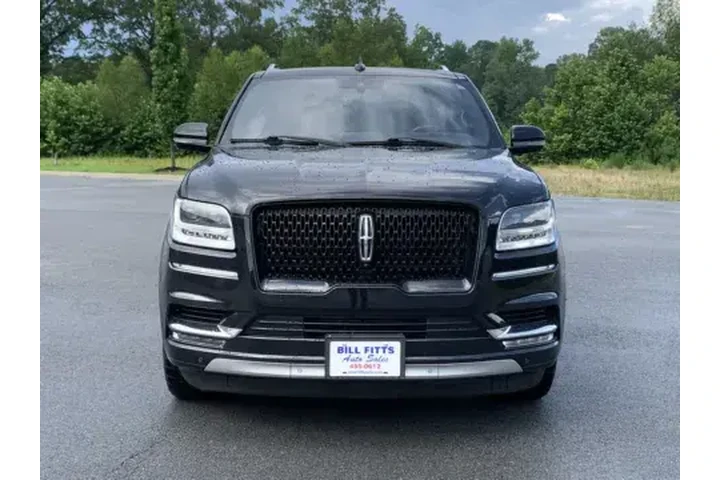 $35900 : 2018 NAVIGATOR L image 3
