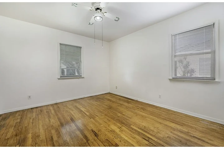 $900 : Encantadora casa de 2 dormitor image 2