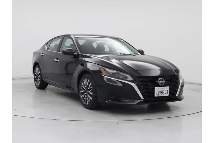 $17998 : Nissan Altima 2024 2.5 SV 4d image 1