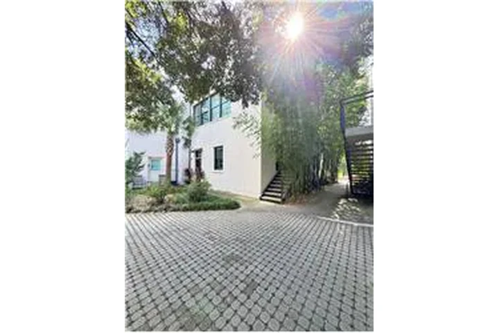 $2700 : Rental property with 2 bedro image 3