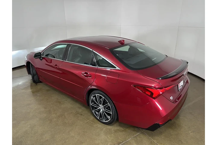 $23979 : Silver Certified 2019 Avalon image 5