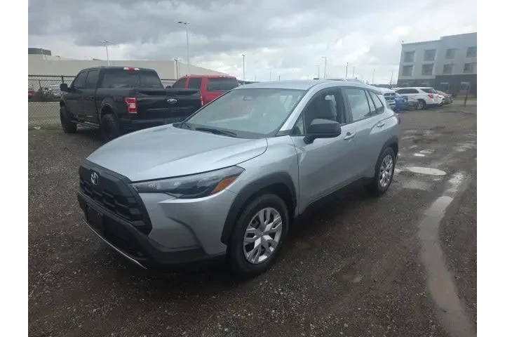 $29900 : Toyota Corolla Cross 2026 L image 3