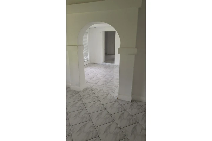 $3900 : Casa de 5 cuartos image 5