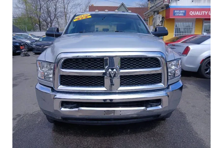 2018 RAM 3500 Tradesman image 3