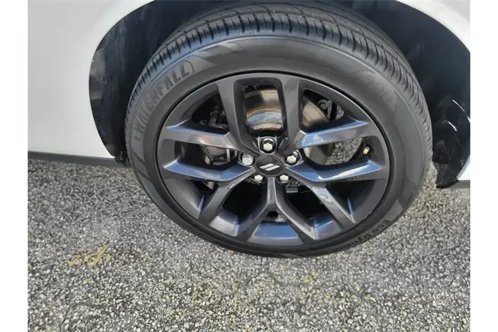 $17191 : Dodge Challenger 2019 SXT 2d image 7