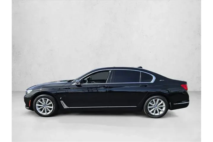 $17995 : BMW 7 Series 2018 AWD 740e x image 9