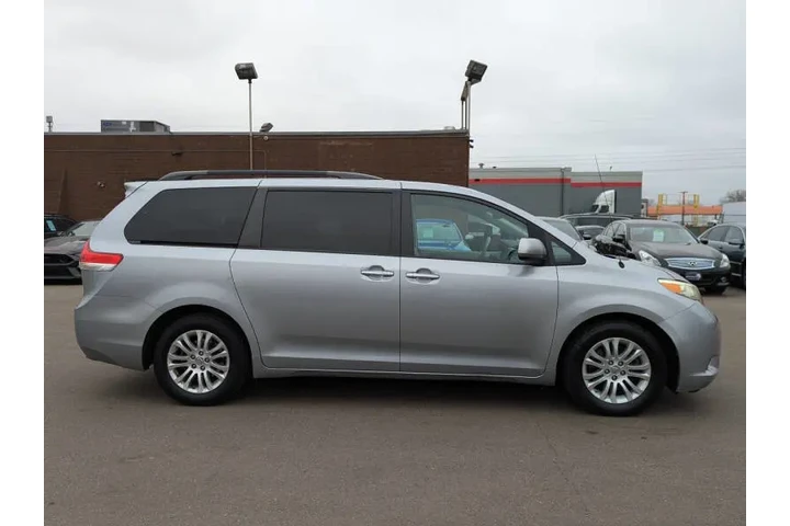 $15974 : 2014 Sienna XLE 7-Passenger A image 10