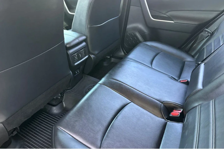 $29500 : Toyota RAV4 2019 AWD XLE Pre image 7