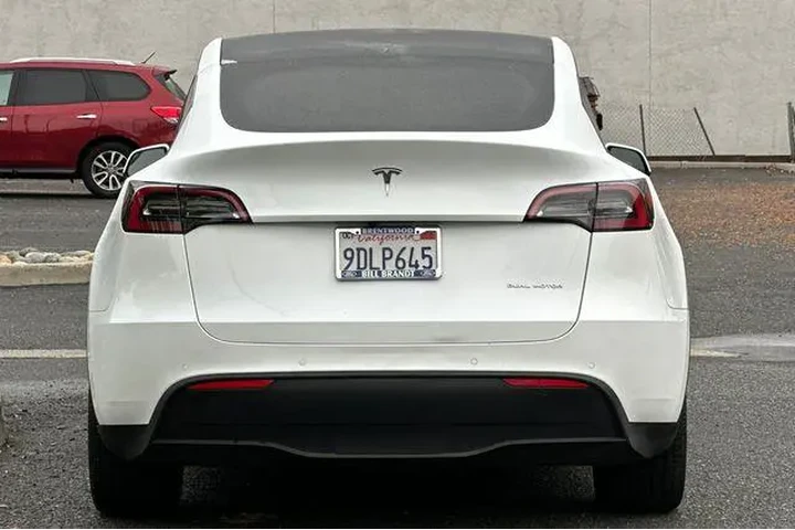 $29683 : Tesla Model Y 2022 AWD Long image 8