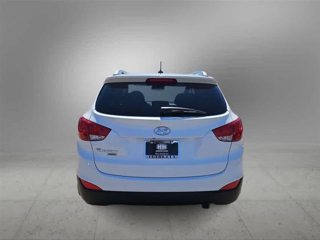 $9990 : Pre-Owned 2015 Hyundai Tucson image 4