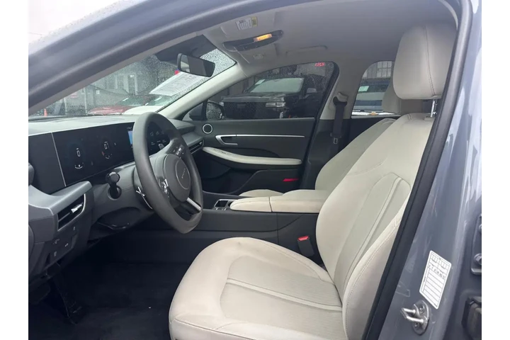 2025 Sonata SEL image 7