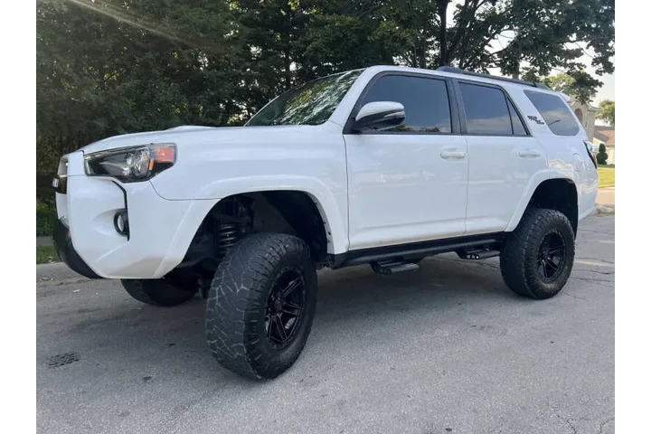 $29997 : 2019 4Runner TRD Off-Road Pre image 3