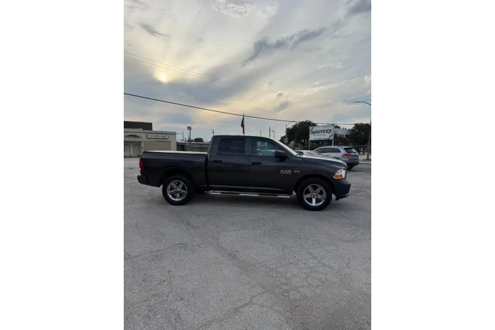 $13900 : 2016 RAM 1500 Express image 5